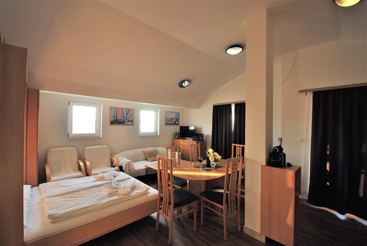 Nautica Apartments Betina  Exterior photo